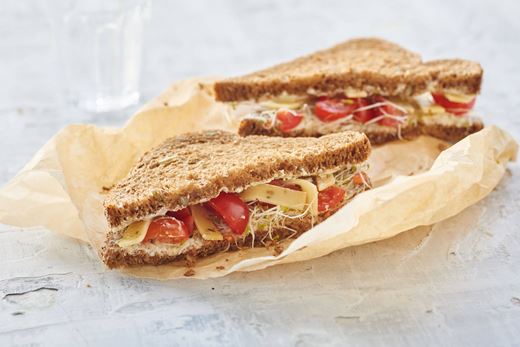 recipe image Sandwich aux tomates cerises, comté et cumin