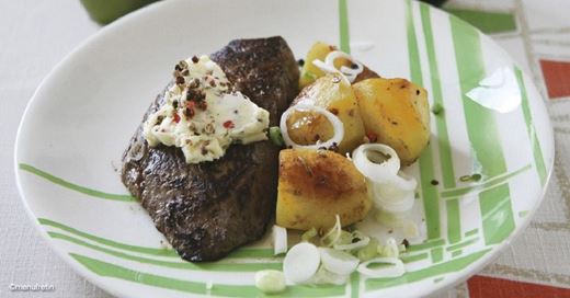 recipe image Steak grillé, margarine aux échalotes et baies roses